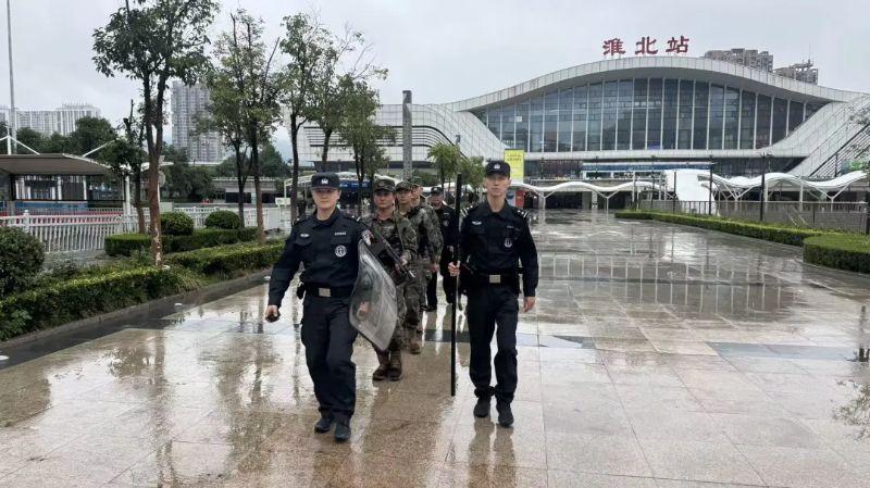 节日我在岗丨月满中秋，警护团圆！